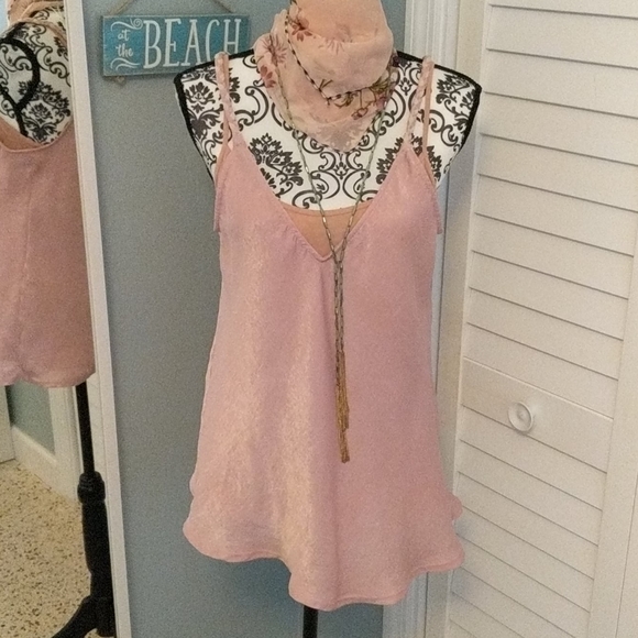 Dreamers Tops - 🍍🌺🌴 $3 Sale 🌴🌺🍍